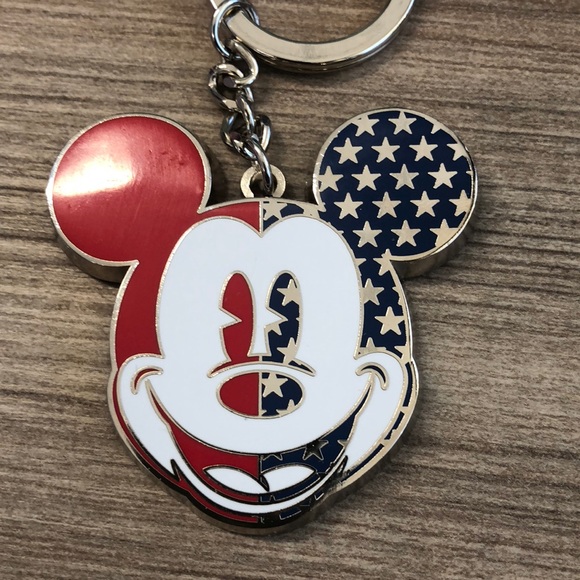Mickey Mouse keychain - Picture 3 of 5